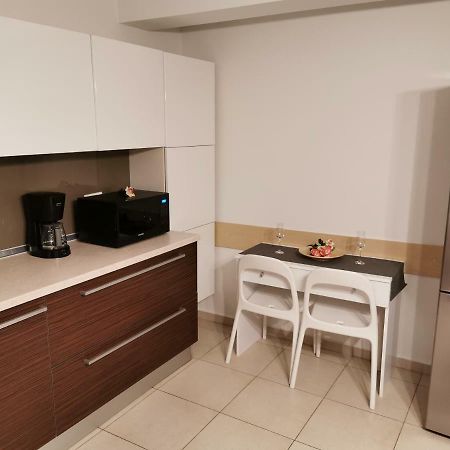 Pall'S Minimal Apartment Néa Péramos Exteriér fotografie