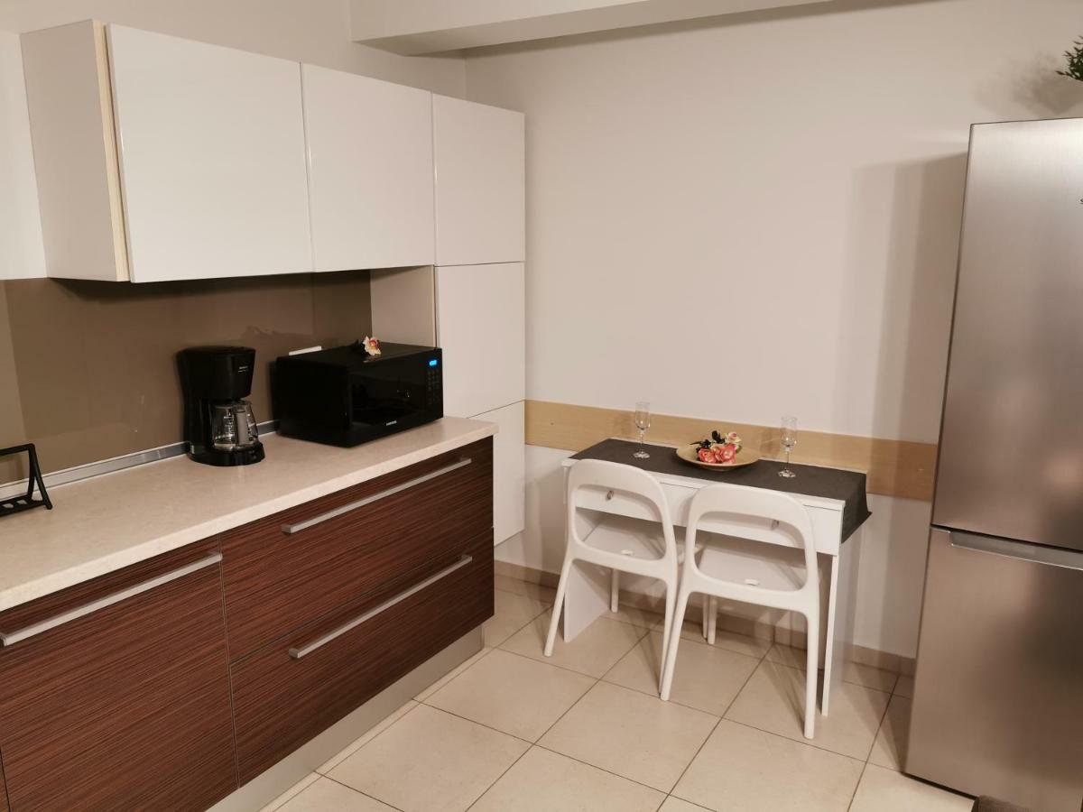 Pall'S Minimal Apartment Néa Péramos Exteriér fotografie